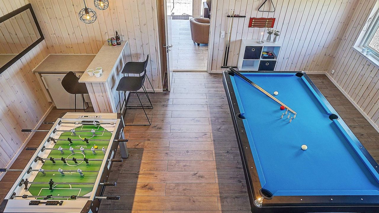 Indoor Indoor